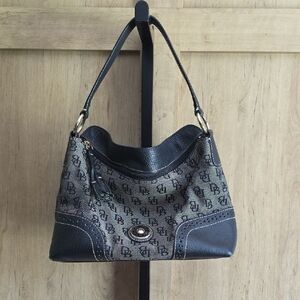 (J9) VINTAGE, Dooney & Bourke Black and Gray Hobo Bag
